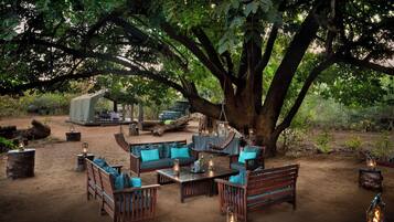 Khu ẩm thực ngoài trời