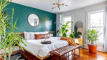 2 bedrooms, in-room safe, desk, iron/ironing board