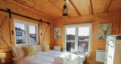 COASTAL CABIN, pet friendly, with a garden in Bunbeg, County Donegal