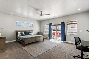 6 habitaciones, tabla de planchar con plancha, wifi y ropa de cama 