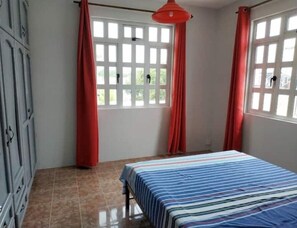 2 bedrooms, in-room safe, iron/ironing board, travel cot - Appartement 3 Minutes de la Plage Trou aux Biches (Trou aux Biches)