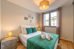 2 bedrooms, iron/ironing board, travel cot, free WiFi