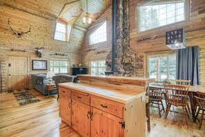 Interior - Spacious Cabin Near Snake River • Family Getaway (Rigby)