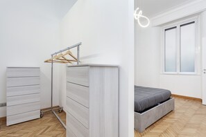 1 bedroom, iron/ironing board, WiFi, bed sheets - [stazione Centrale] Ariel Soperga32 Appartamento Nuovo a 100 m Dalla Stazione (Milano)