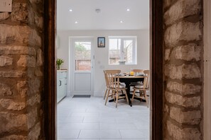 Dining - Churn View -  a cottage that sleeps 4 guests  in 2 bedrooms (Cirencester)