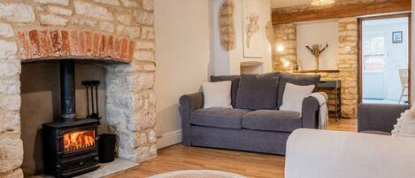 Télévision, cheminée