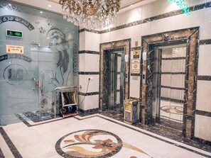 Lift - Al Ghubaishi Plaza (Jeddah)