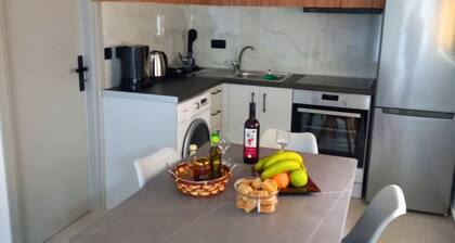 KaVros Cozy Apartment with mountain views