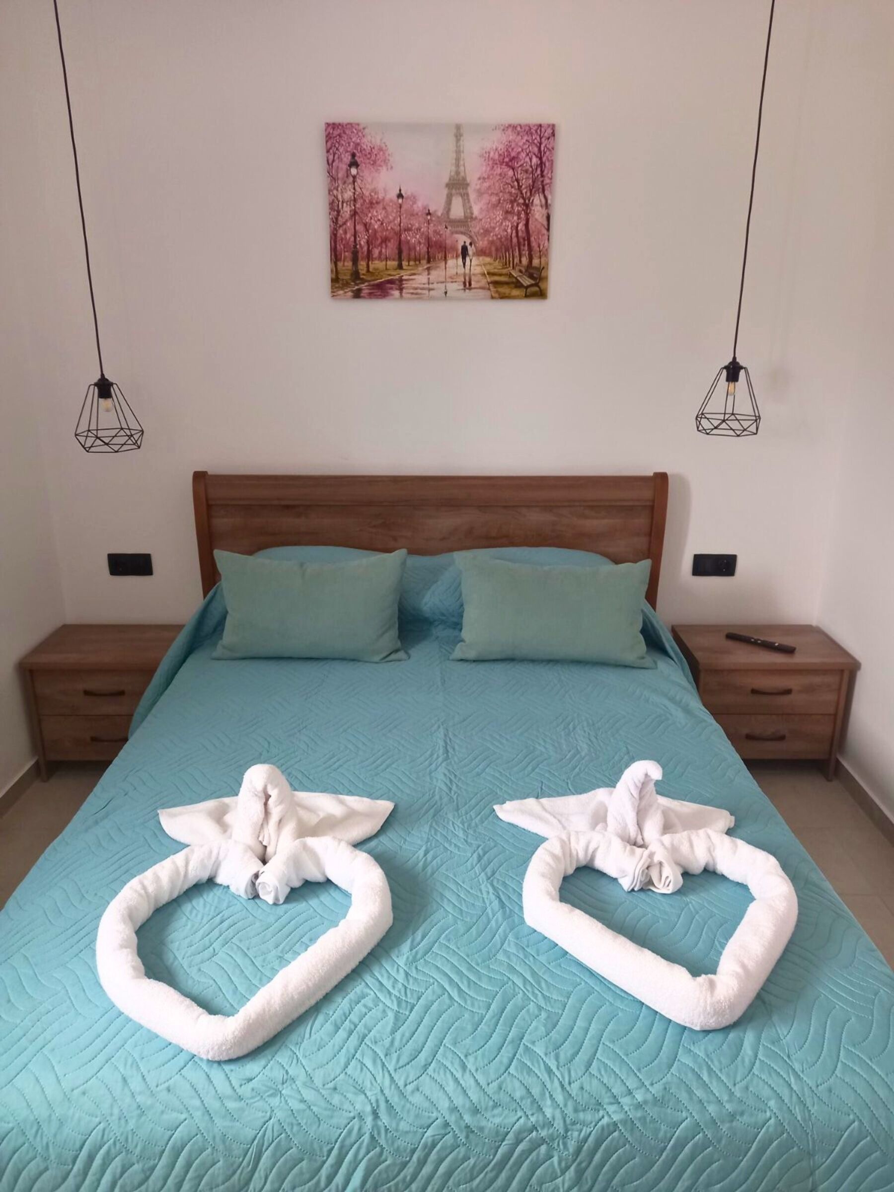 1 bedroom, in-room safe, iron/ironing board, free WiFi