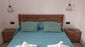 1 bedroom, in-room safe, iron/ironing board, free WiFi