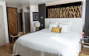 7 bedrooms, iron/ironing board, free WiFi, bed sheets
