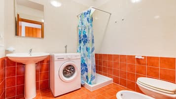 Apartment | Bathroom | Towels