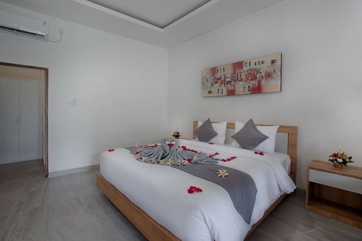 1 bedroom, premium bedding, in-room safe, free WiFi
