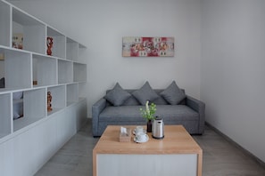 Deluxe Upper Floor | Living area - Maisaba Canggu Hotel & Coworking Space (Canggu)
