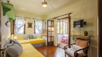 1 bedroom, iron/ironing board, travel cot, free WiFi