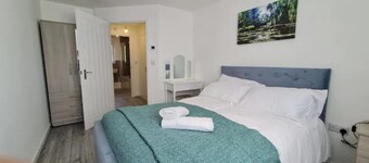 1br-sleeps3-parking-nearcitycentre-shoppingcentre