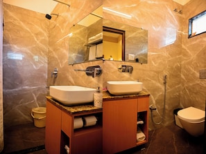 Standard Room | Bathroom - Hotel Cresent Near Assi Ghat (Varanasi)