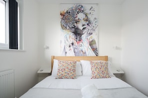 4 Schlafzimmer, Schreibtisch, Bügeleisen/Bügelbrett, Reisekinderbett