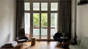 Smart TV, table football, books, stereo