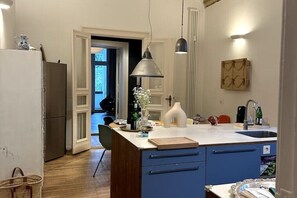 Interior - Großzügige Wohnung aus dem 19. Jahrhundert mit Blick auf den Wunderschönen Park (Berlin)