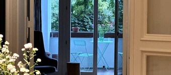 Großzügige Wohnung aus dem 19. Jahrhundert mit Blick auf den Wunderschönen Park