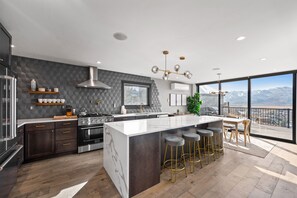 Fridge, microwave, oven, stovetop - Mountain Retreat w/ Hot Tub & 10 Min to Ski Resort (Park City)