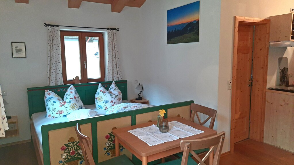 Ferienwohnung Juchhee 35 Qm Im Bauernhaus Mit Schlafzimmer, Galerie-schlafzimmer Und Balkon - Sachrang
