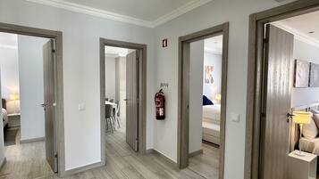 2 chambres, fer et planche à repasser