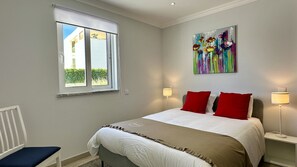2 chambres, fer et planche Ă repasser