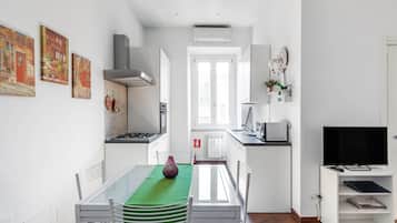 Classic-Apartment | Eigene Küche | Großer Kühlschrank, Mikrowelle, Ofen, Herdplatte