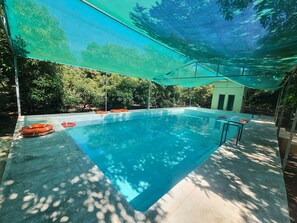 Piscine intérieure