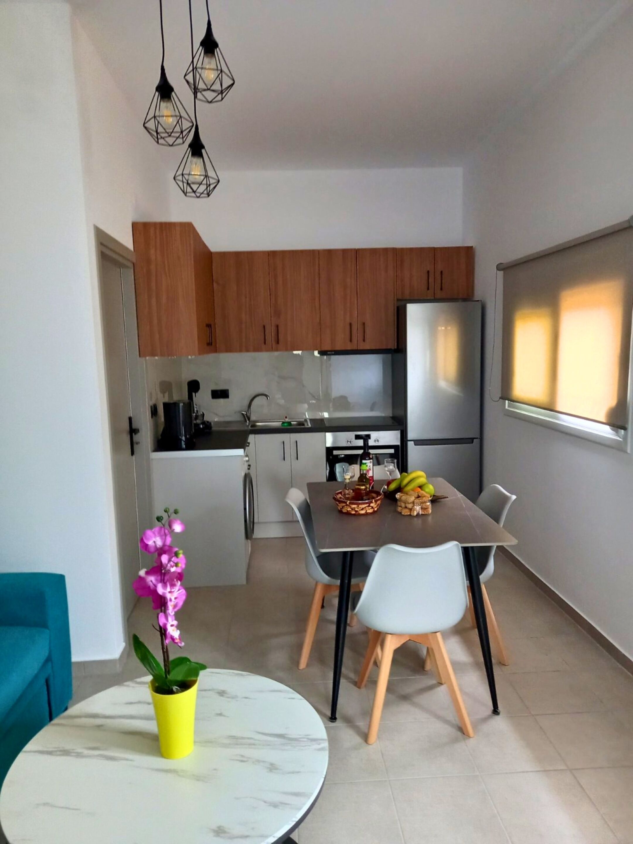 Apartemen Comfort, pemandangan gunung | Dapur pribadi | Lemari es besar, oven, kompor, dan mesin pembuat kopi/teh