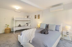 2 bedrooms, desk, iron/ironing board, WiFi
