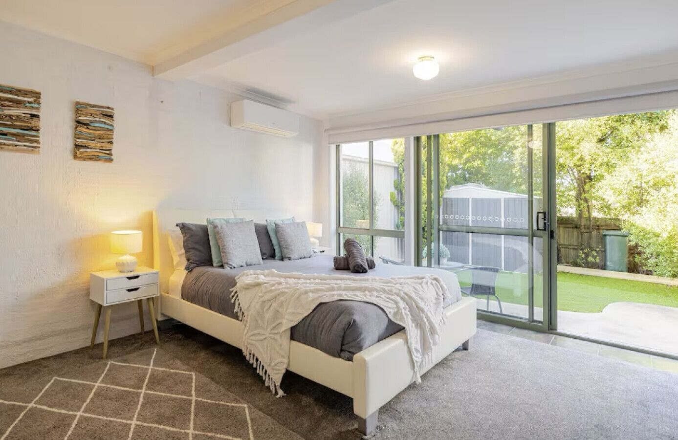 2 bedrooms, desk, iron/ironing board, WiFi