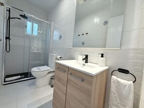 Towels - Family-Friendly Apartment Near Beach and Tourist Hub, Salou (Salou)