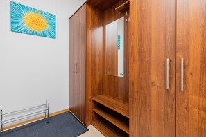 Apartment, 1 Bedroom, Balcony, Beachside | Living area