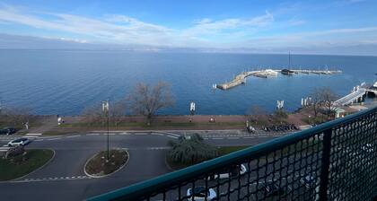 Spacious 2-bedroom apartment with WiFi in Évian-les-Bains