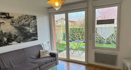 Erdgeschosswohnung mit Garten, strand- und zentrumsnah, für 4 Personen, haustierfreundlich, WLAN