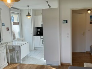 Interior - Ground Floor Apartment Near Beach and Center, 1 Bedroom, Garden, Parking, Wifi (Cabourg)