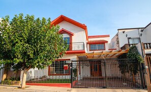 Exterior - Wide Family House 5 Beds House in Chihuahua (Chihuahua)