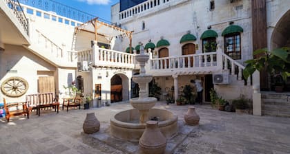 Nomad Inn