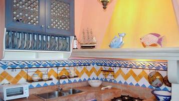 House, 2 Bedrooms, Smoking, Balcony | Interior