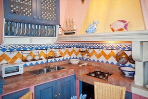 Hus, 2 soverom, røyk, balkong | Innvendig