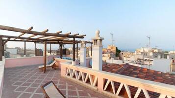 House, 2 Bedrooms, Smoking, Balcony | Balcony