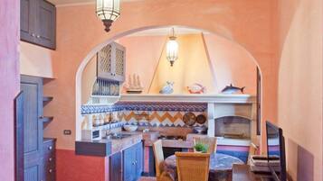 House, 2 Bedrooms, Smoking, Balcony | Interior