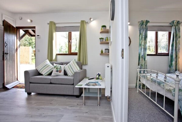 1 bedroom, iron/ironing board, travel cot, free WiFi