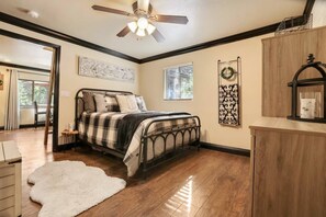 2 bedrooms, iron/ironing board, free WiFi, bed sheets - Hibernation Station ~ Walkable, Warm + Well-Loved (Shaver Lake)