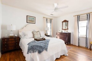 1 bedroom, desk, iron/ironing board, WiFi