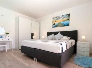 3 soveværelser, strygejern/strygebræt, Wi-Fi