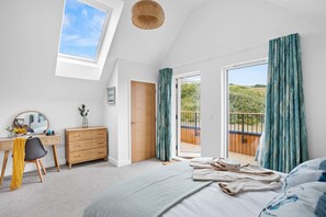 4 dormitoris, planxa i posts de planxar, Internet i roba de llit 